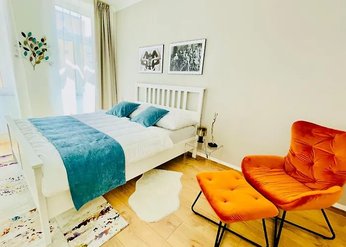 Colorful&Quiet Apartment in Beautiful Viennese Building
