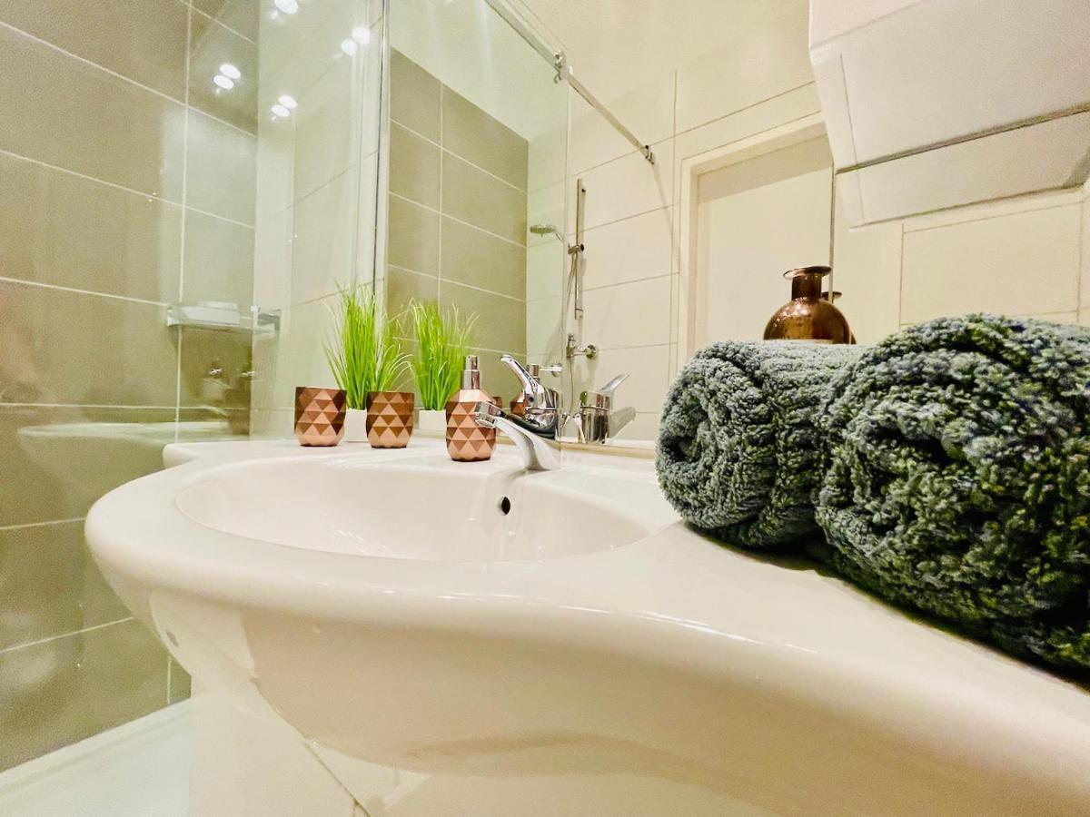 Colorful&quiet In Beautiful Viennese Building Apartament *