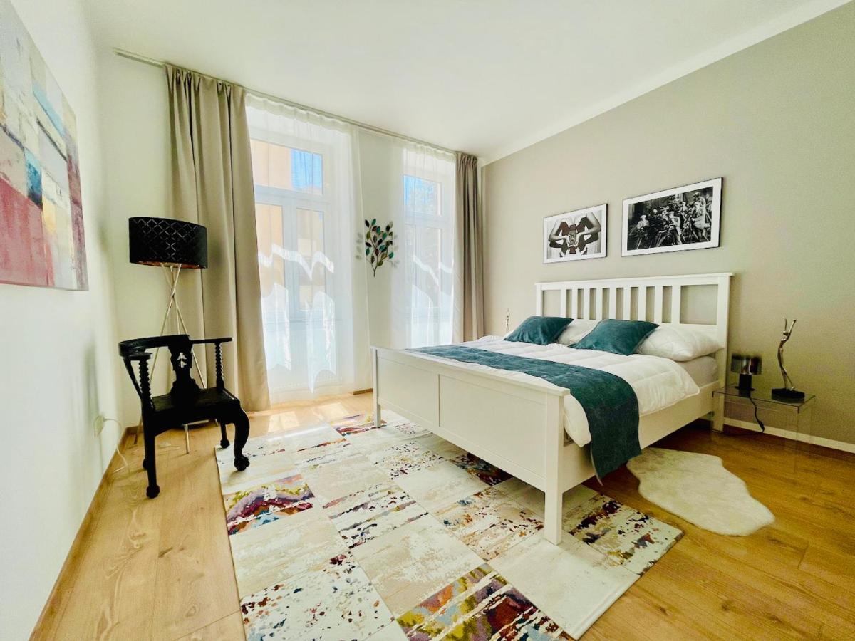 Colorful&quiet In Beautiful Viennese Building Apartament *