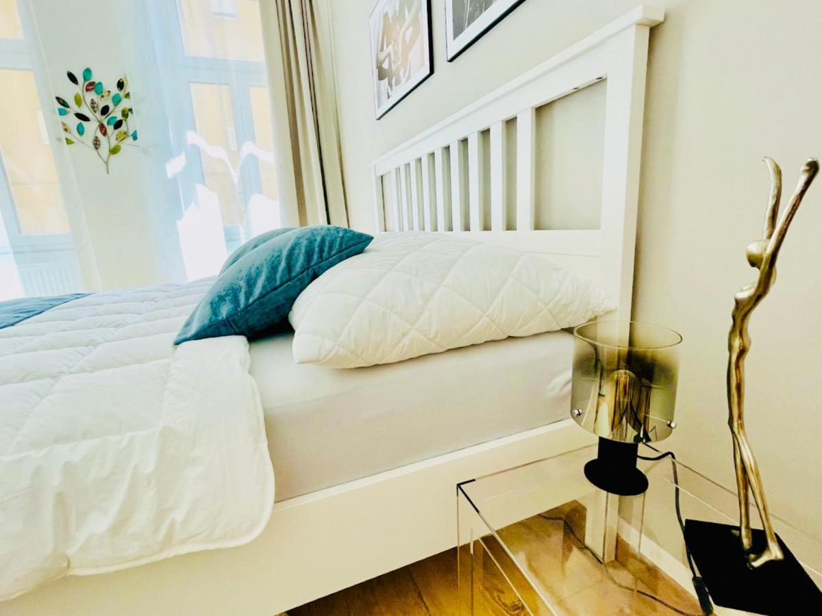 Colorful&quiet In Beautiful Viennese Building Apartament