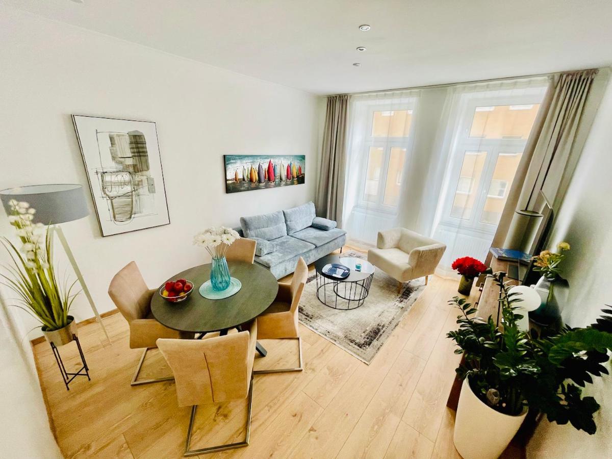 Colorful & Quiet In Beautiful Viennese Building Apartamento